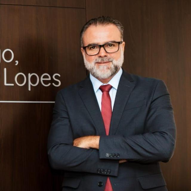 Propagandista farmacêutico com direito a horas extras por controle indireto de jornada